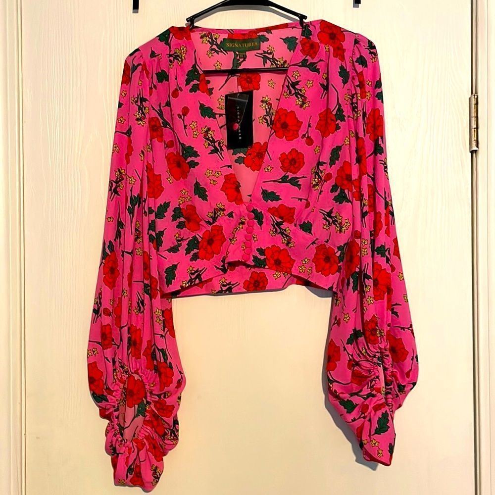 NWT Signature Crop